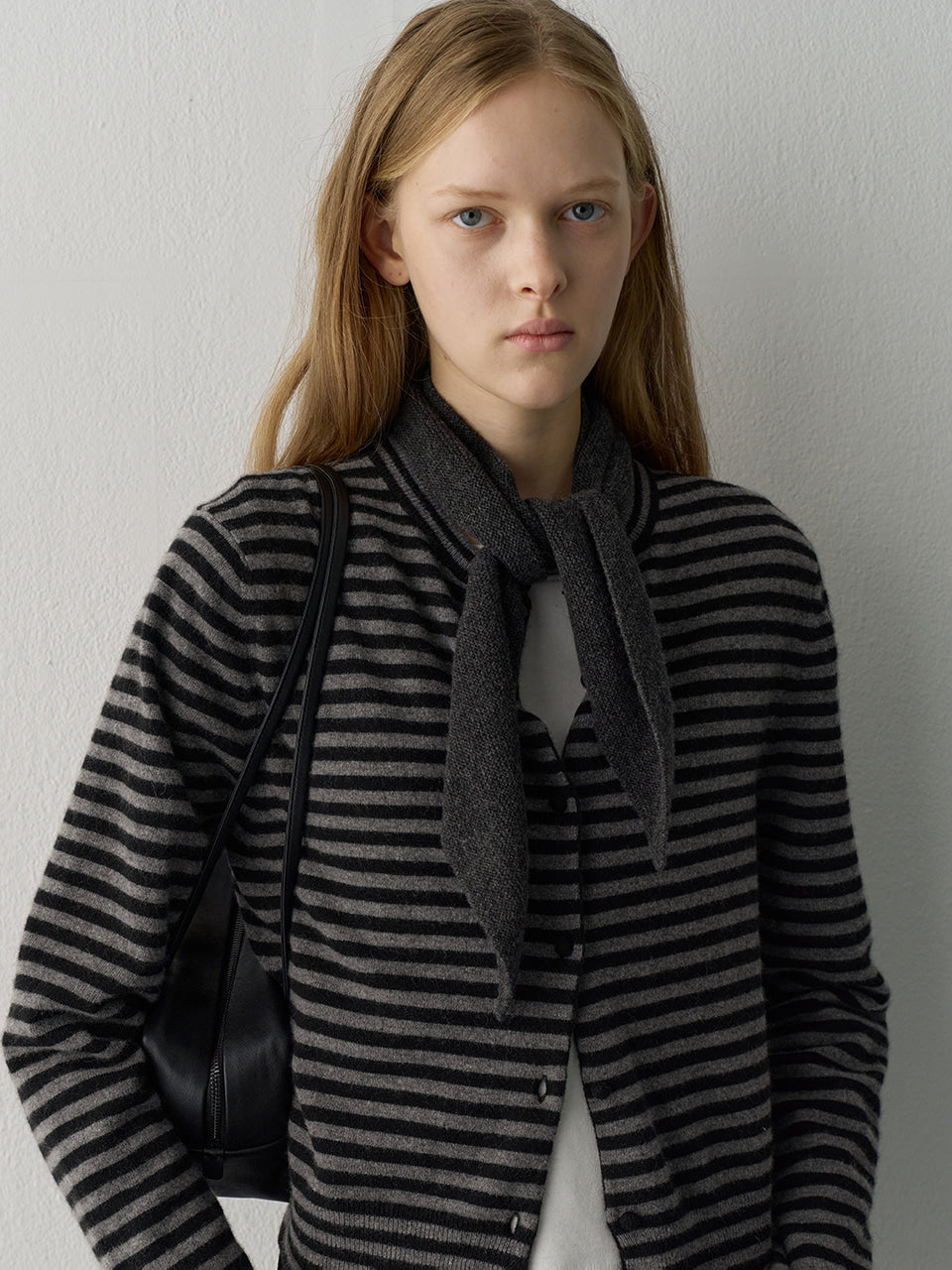 Facade Pattern Cashmere Pointed Knitwear Scarf