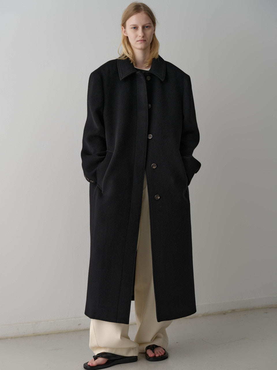 Facade Pattern Cashmere Straight Mac Coat black