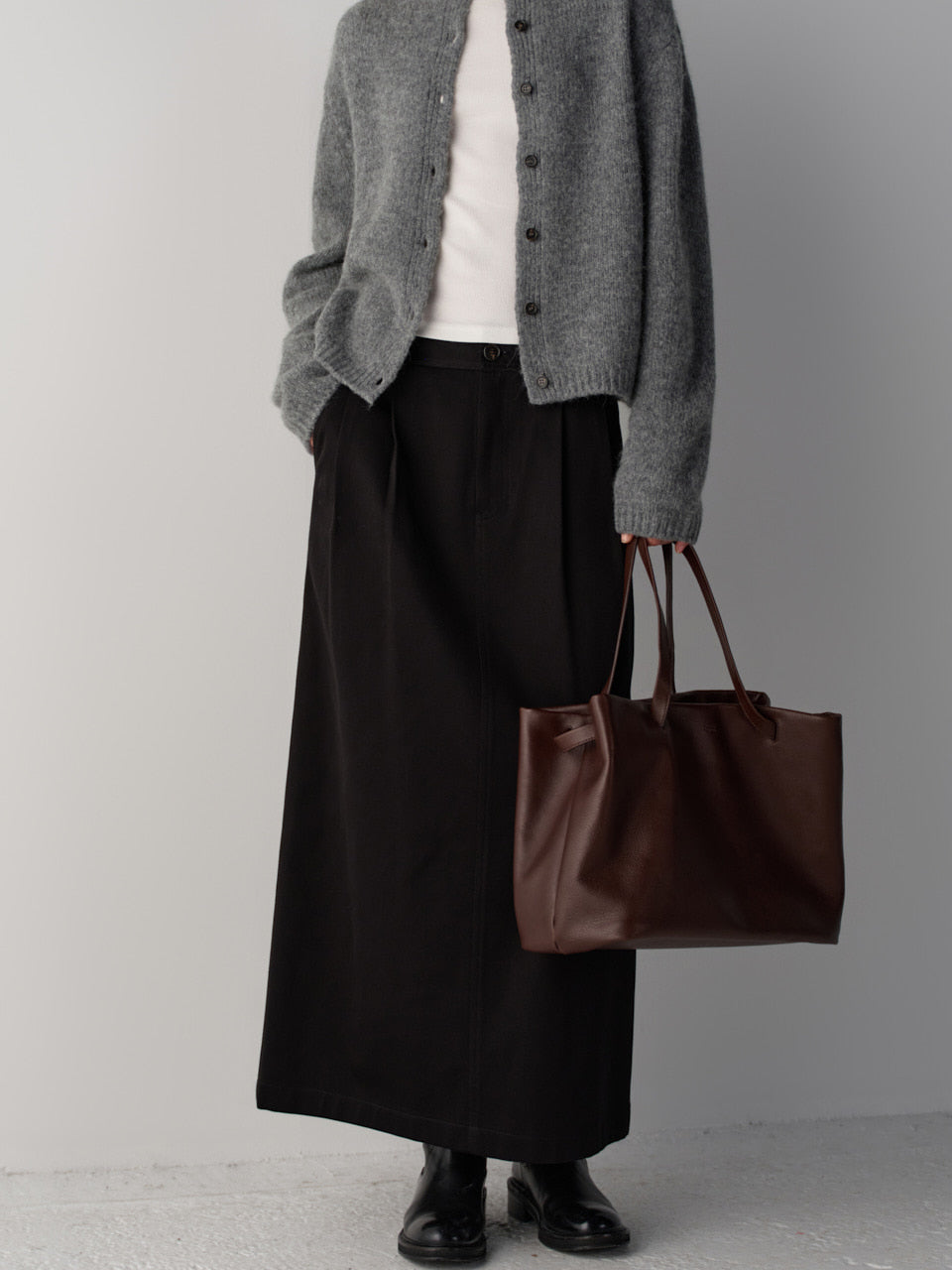 Facade Pattern Classic Cotton Two-Pleat Skirt black