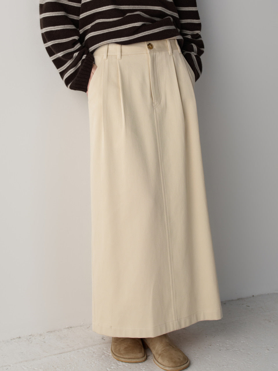 Facade Pattern Classic Cotton Two-Pleat Skirt cream