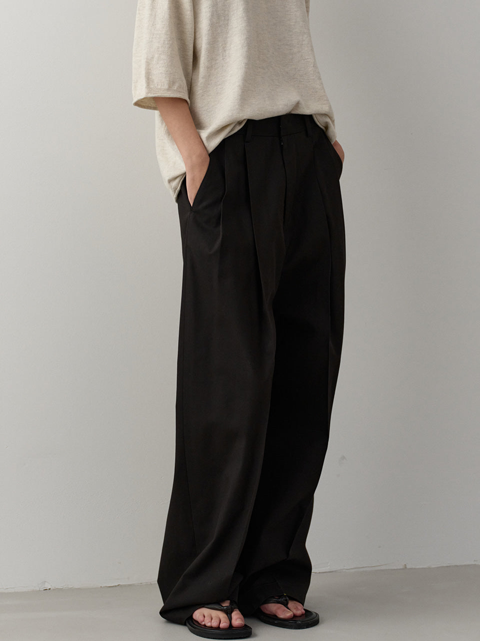 Facade Pattern Cotton Two-Pleat Wide Pants black