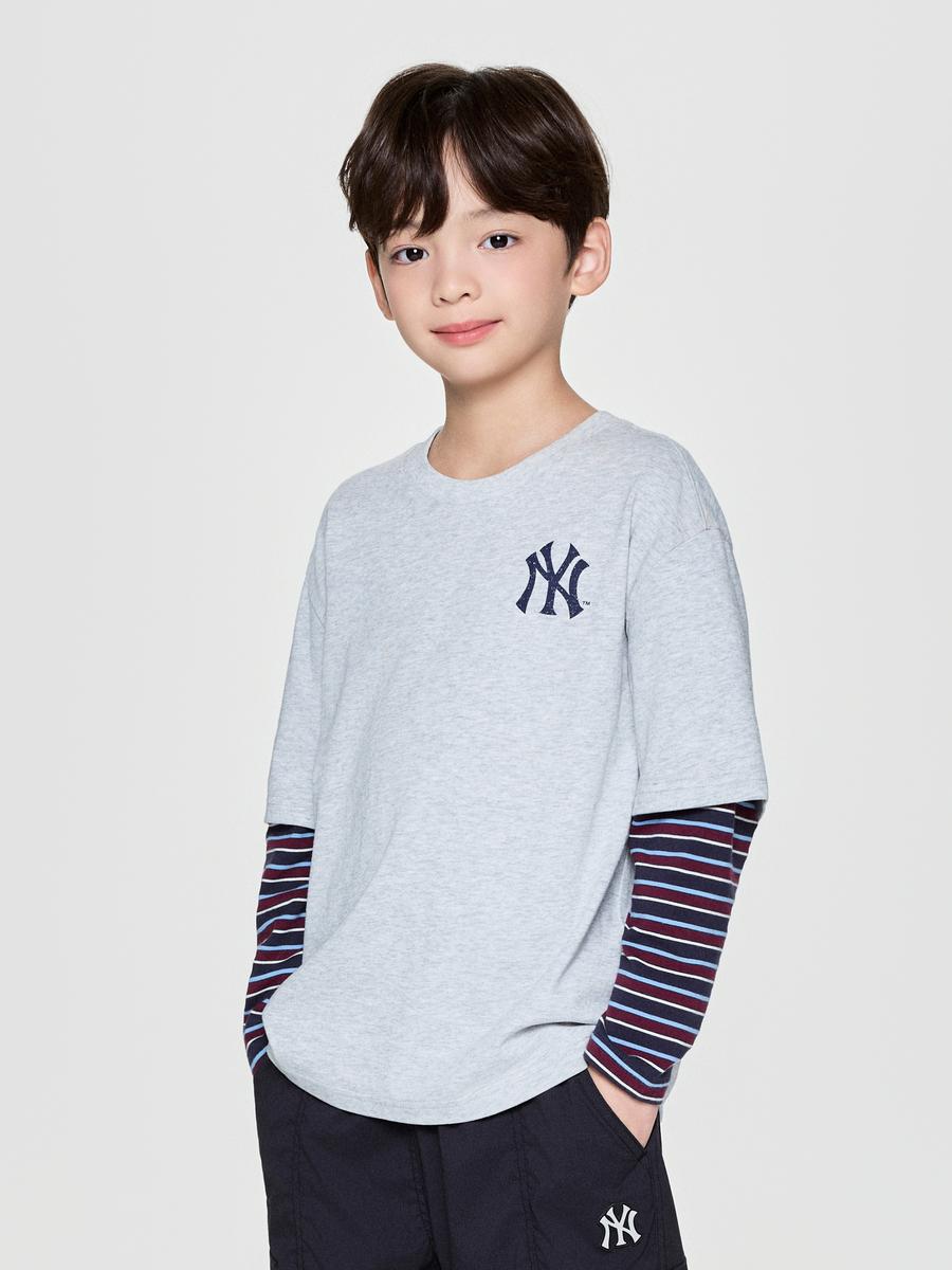 Clothing in red - Premium quality product image