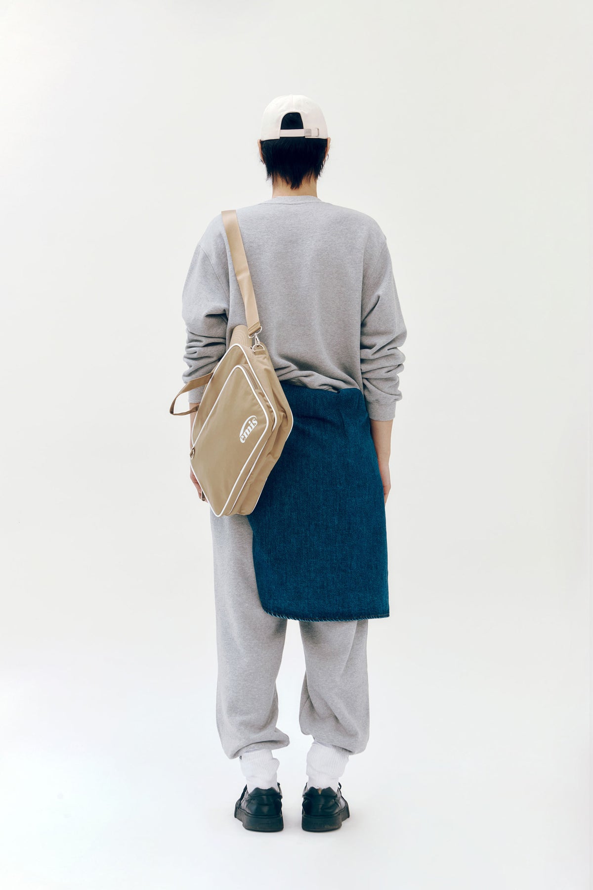 EMIS Nylon Zip-Pocket Messenger Bag-Beige