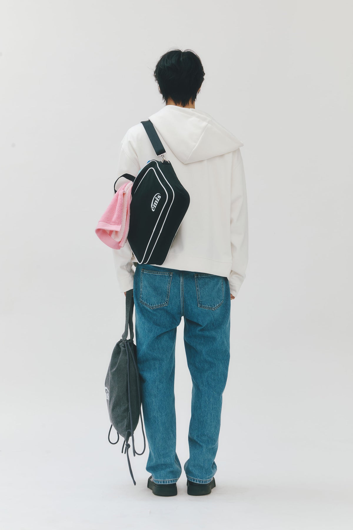 EMIS Nylon Zip-Pocket Messenger Bag-Black