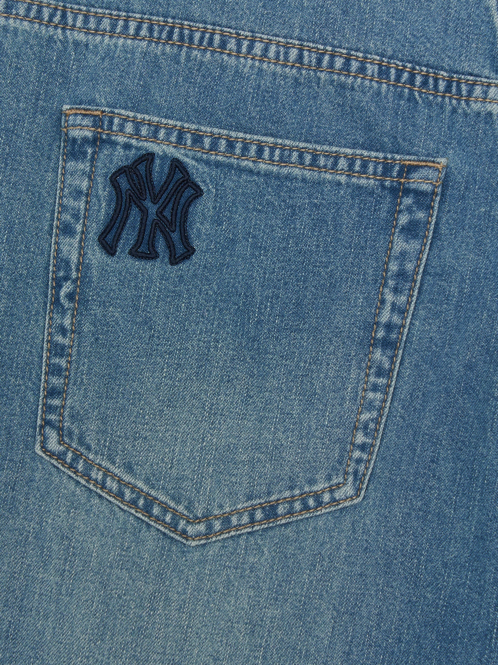 MLB Korea Women's Basic Small Logo Destroyed Denim Bermuda Pants