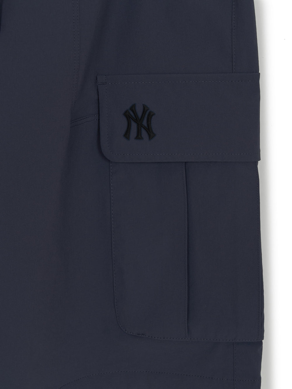 MLB Korea Basic Gorpcore Nylon Cargo 9in Shorts