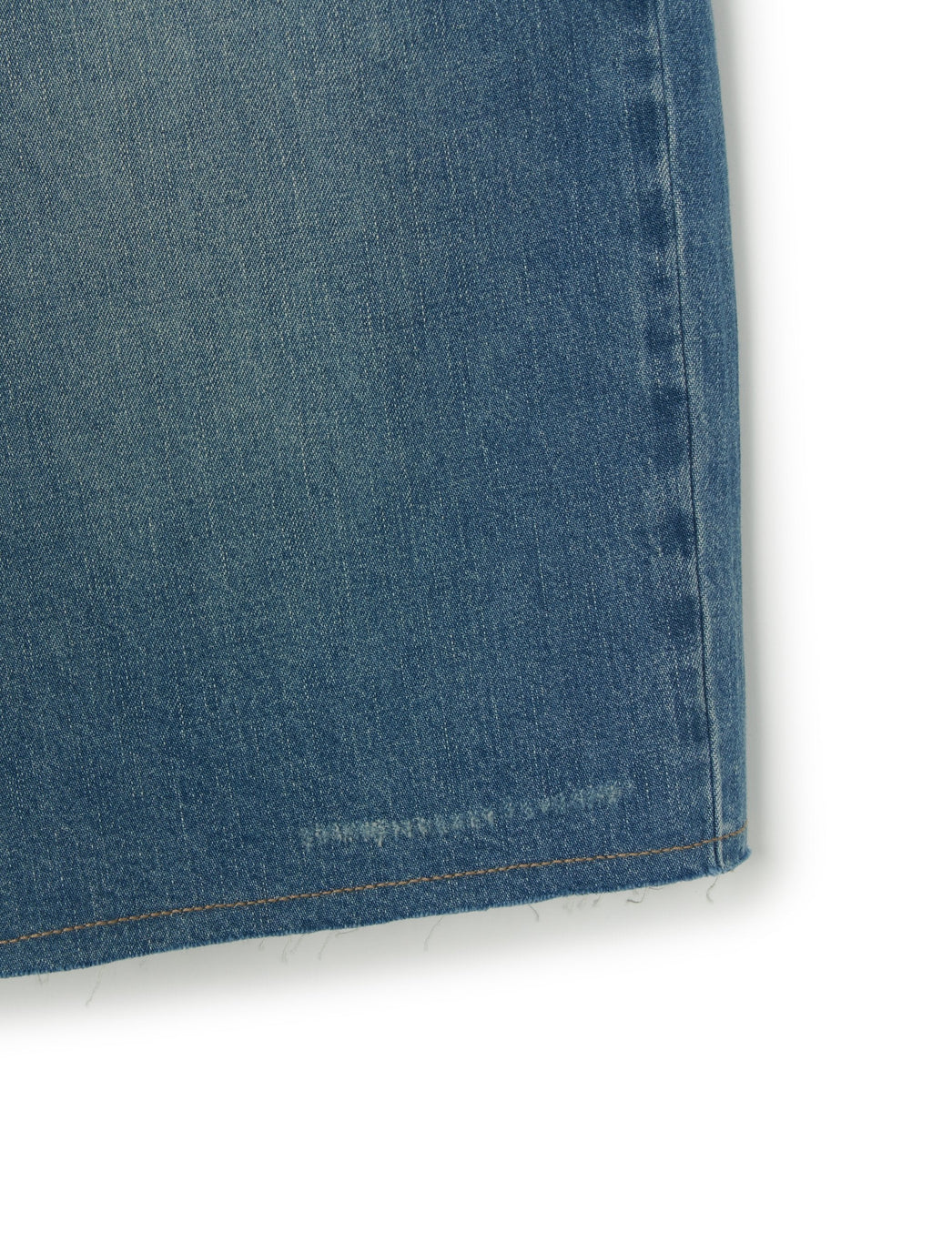 [mlb korea] Women's Basic Small Logo Destroyed Denim Bermuda Pants