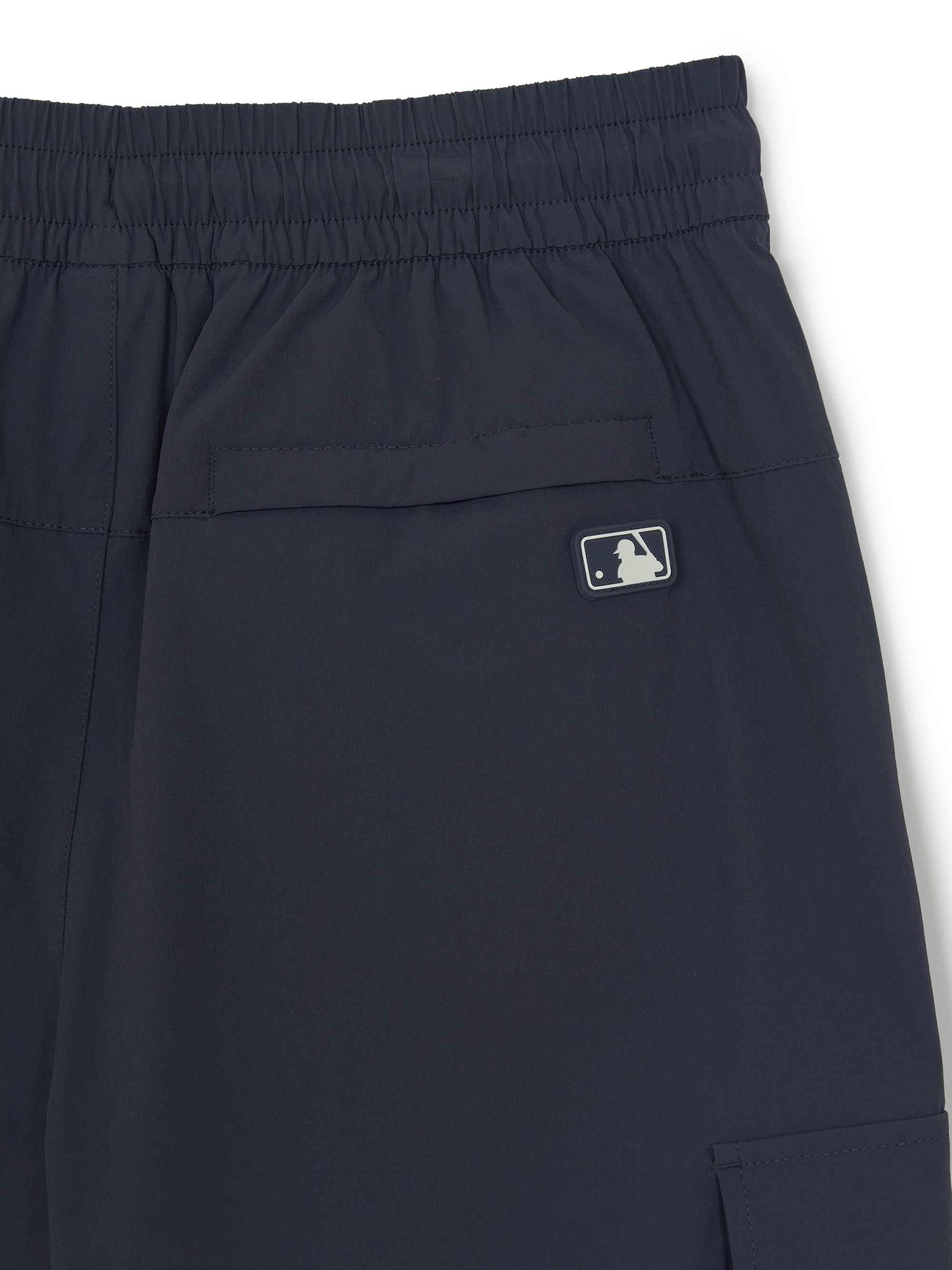 MLB Korea Basic Gorpcore Nylon Cargo 9in Shorts