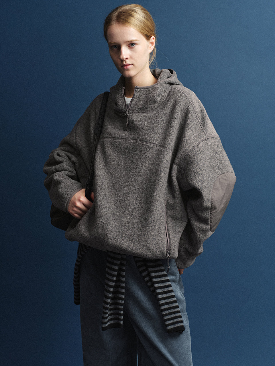 Facade Pattern Fleece Hooded Pullover charcoal