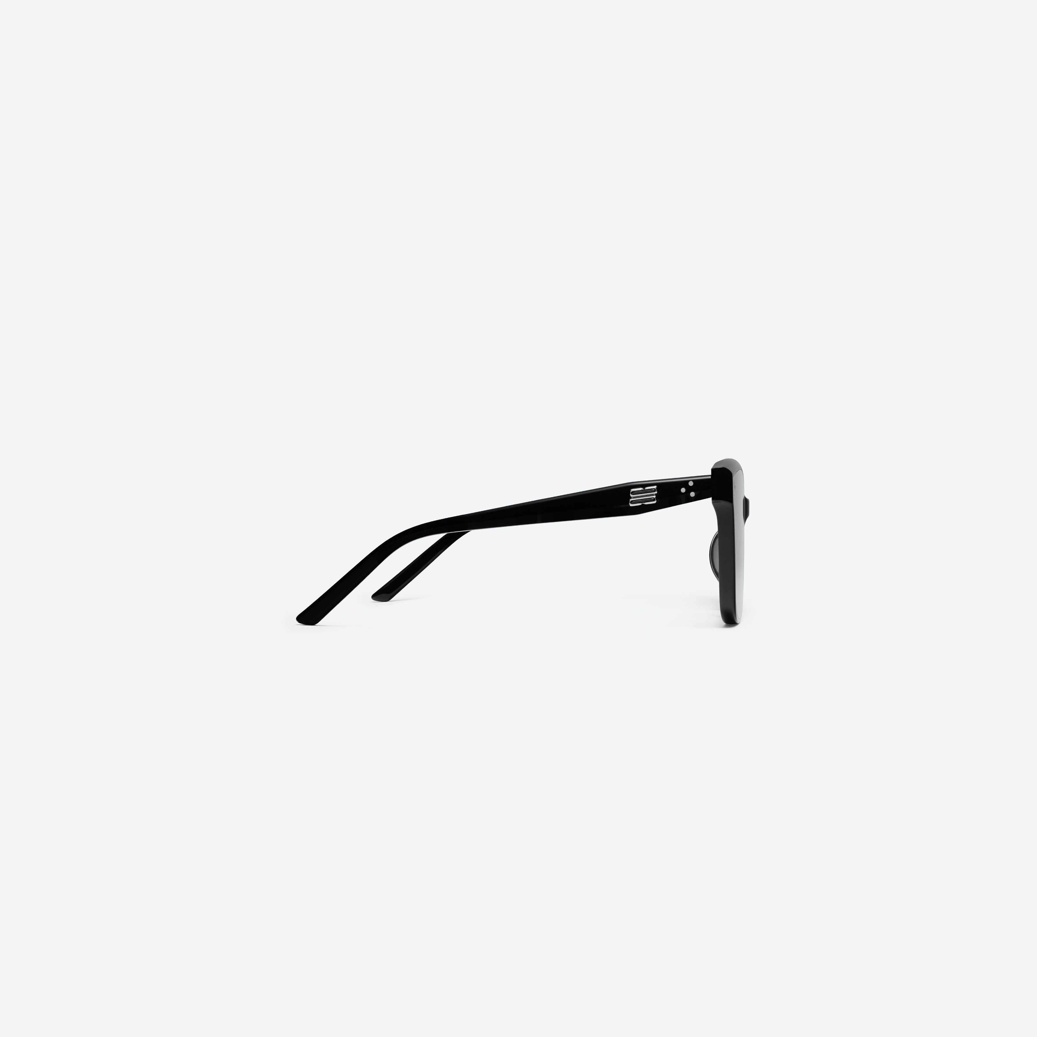 Gentle Monster Dear 01 Sunglasses in black, showcasing premium Korean designer fashion.