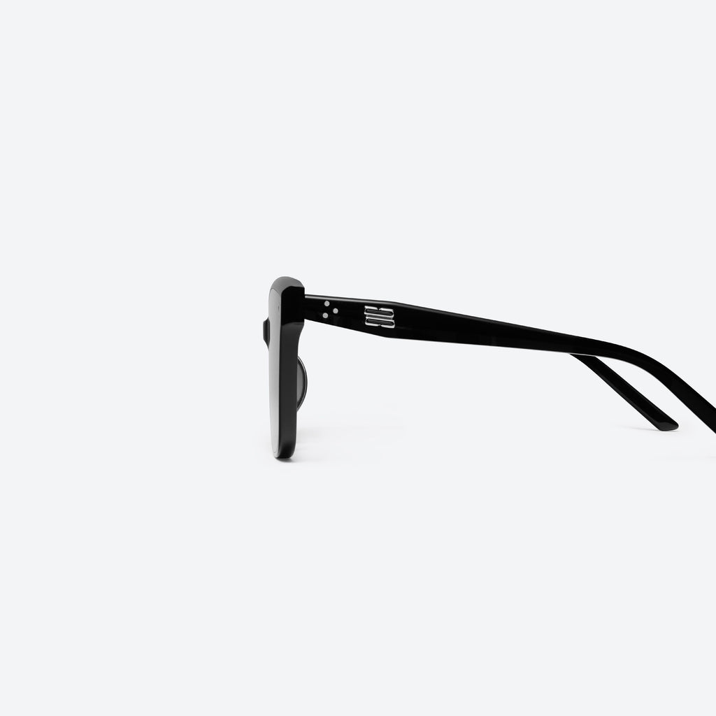 Gentle Monster Dear 01 Sunglasses in black, showcasing premium Korean designer fashion.