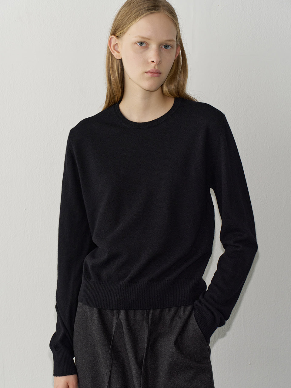 Facade Pattern Merino Wool Round Neck Knitwear black