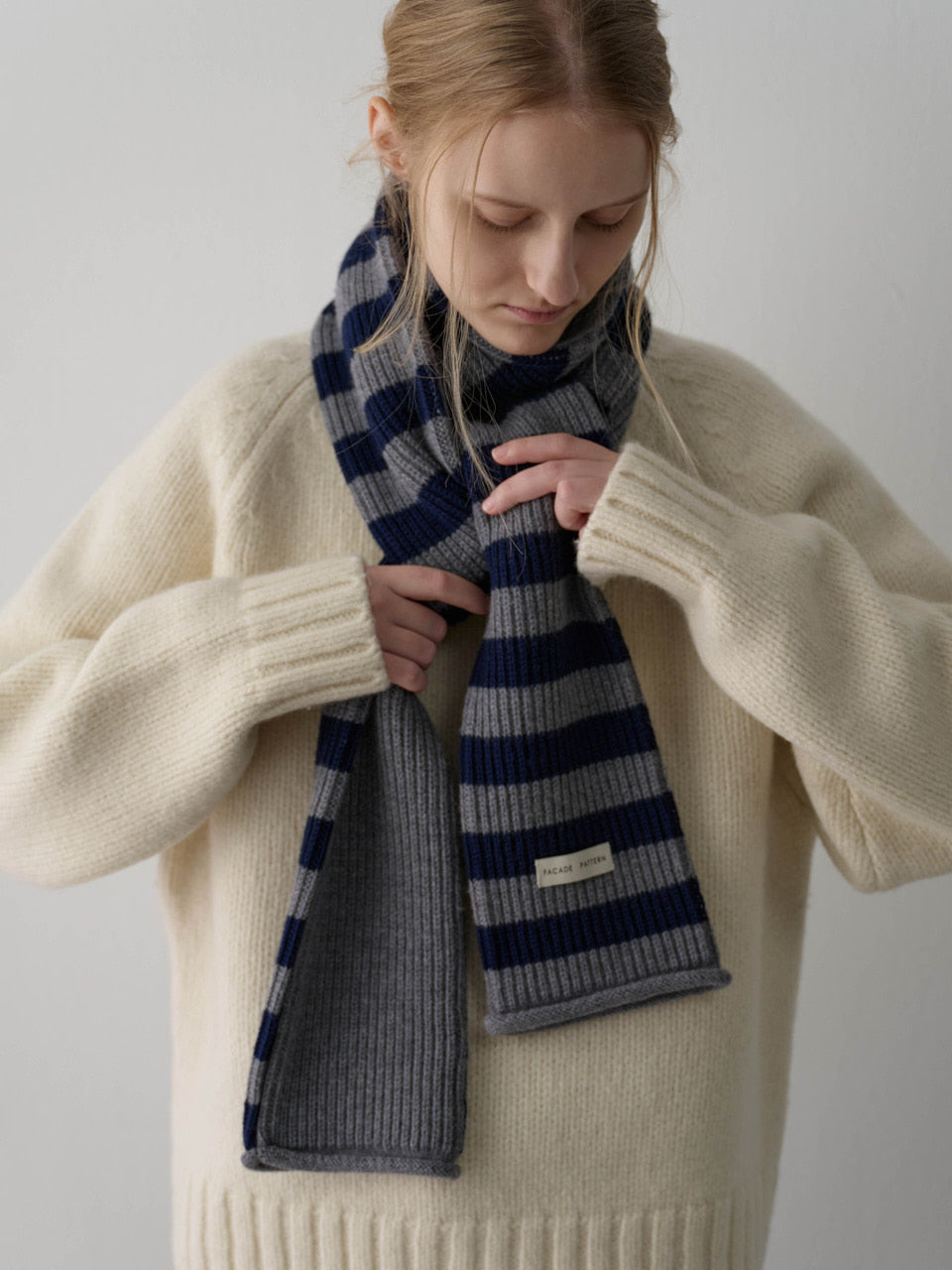 Facade Pattern Merino Wool Stripe Muffler