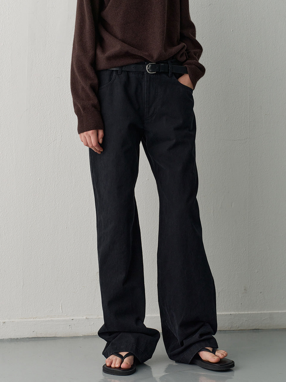 Facade Pattern Mid-Rise Cotton Pants black