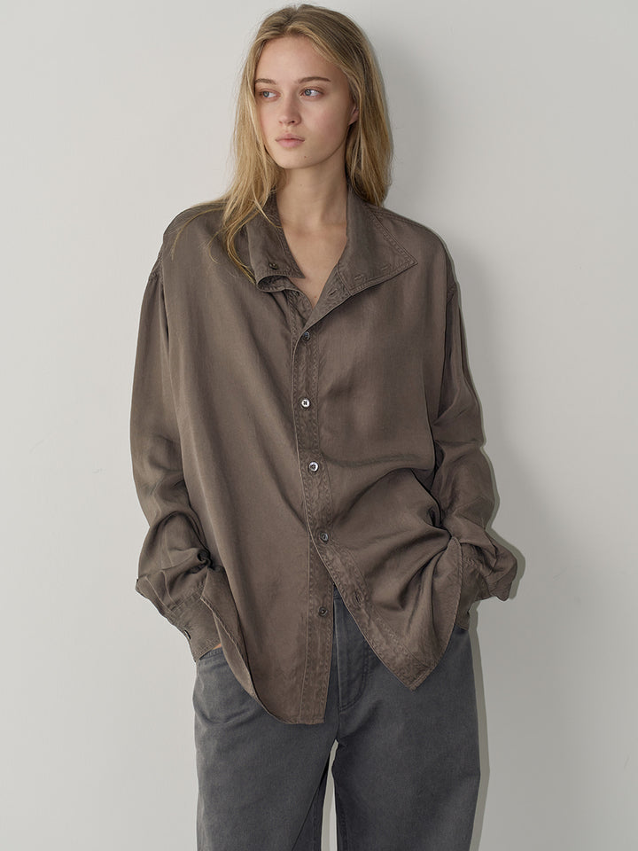 Facade Pattern Minimal Funnel Neck Shirt washed brown