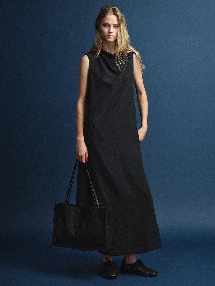 Facade Pattern Minimal Maxi Dress black