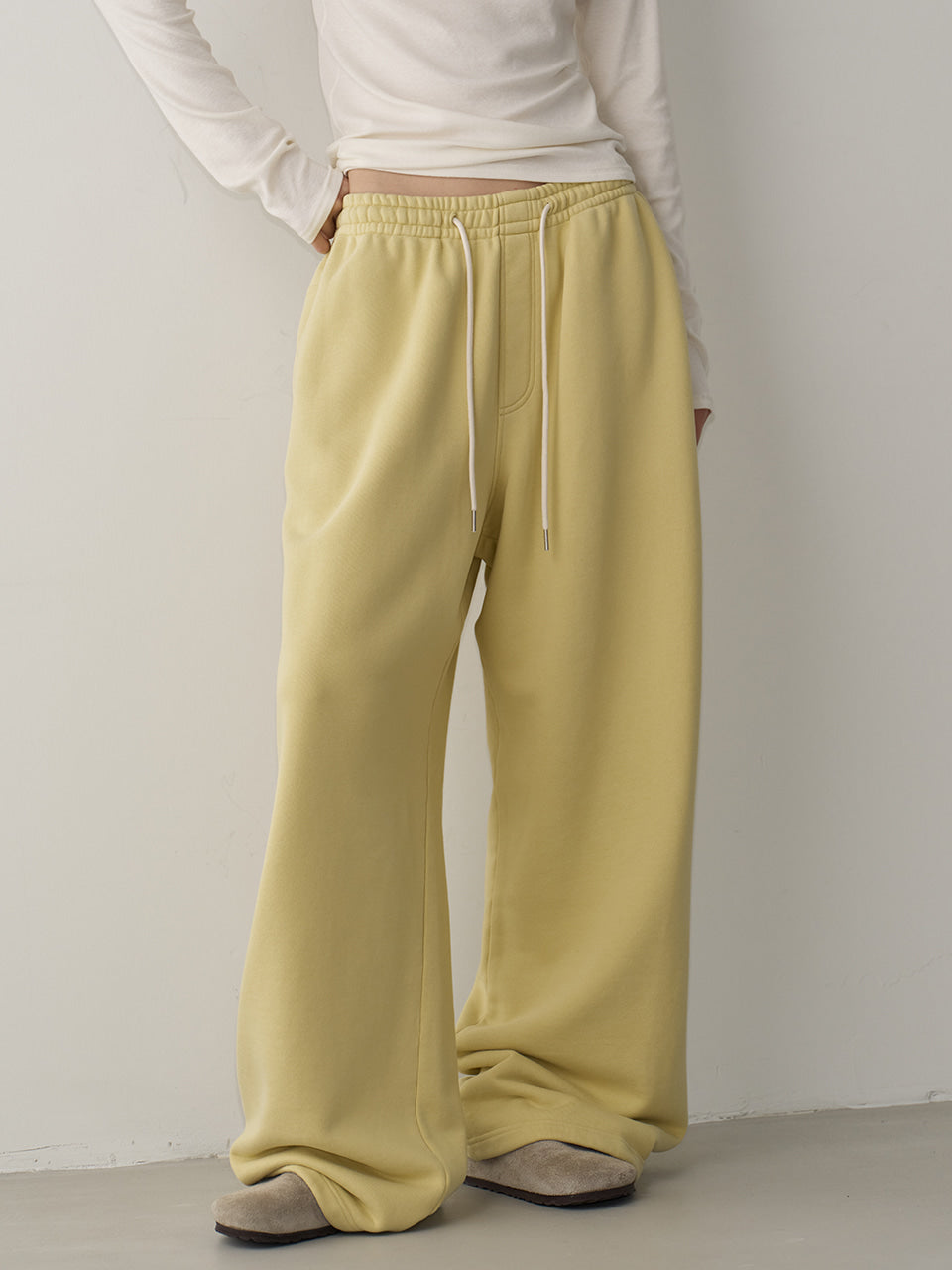 Facade Pattern Raw Vintage Sweatpants yellow
