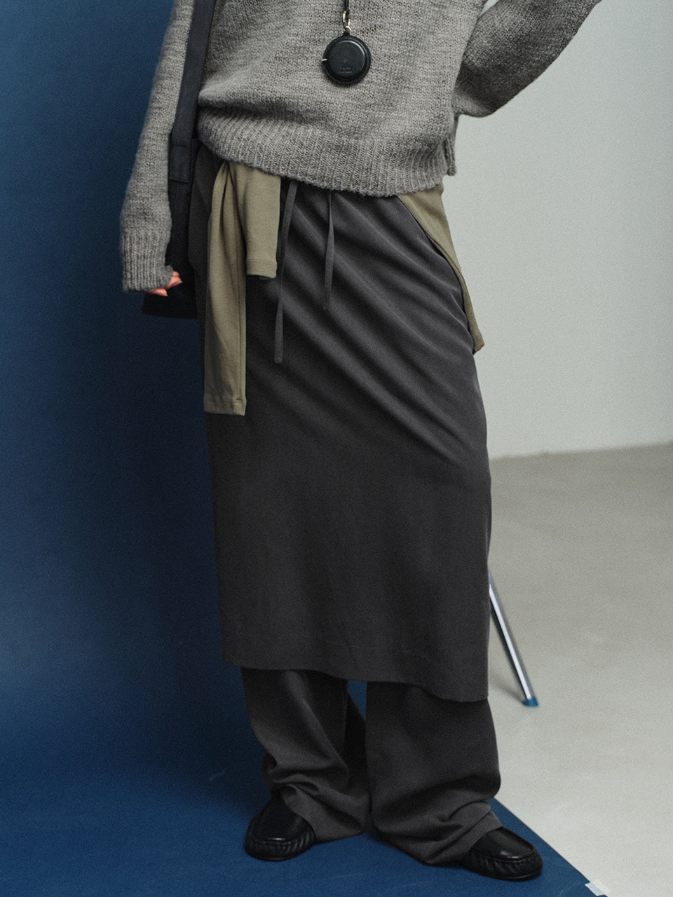 Facade Pattern Skirt Banding Pants dark charcoal