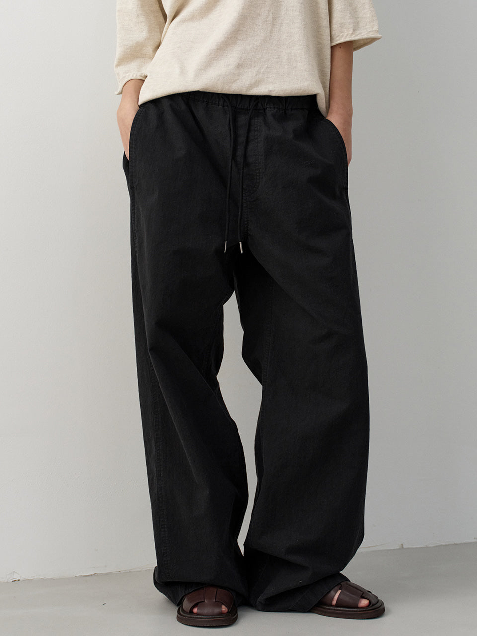 Facade Pattern Utility Banding Pants black