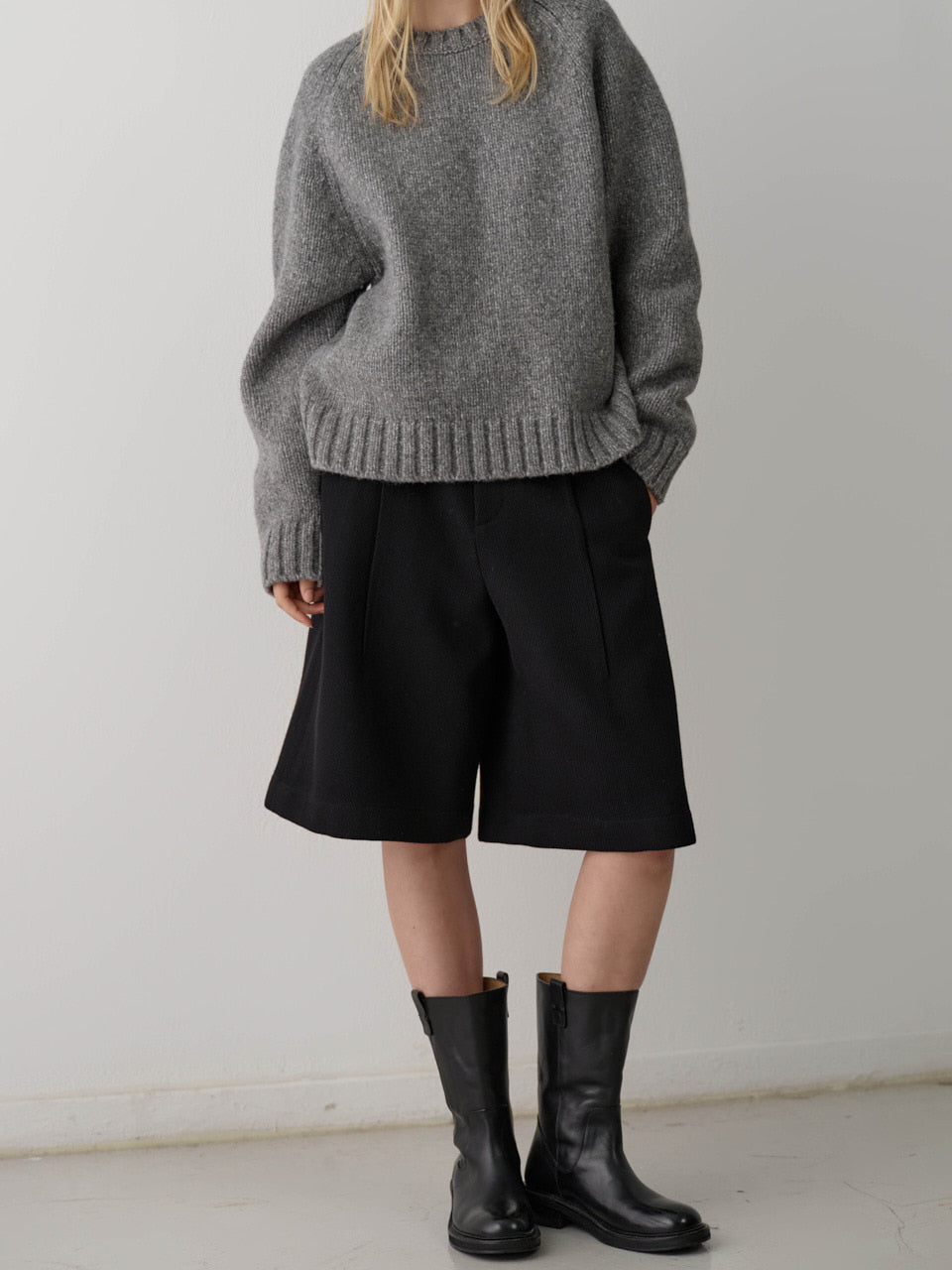 Facade Pattern Wide Wool Twill Bermuda Pants black