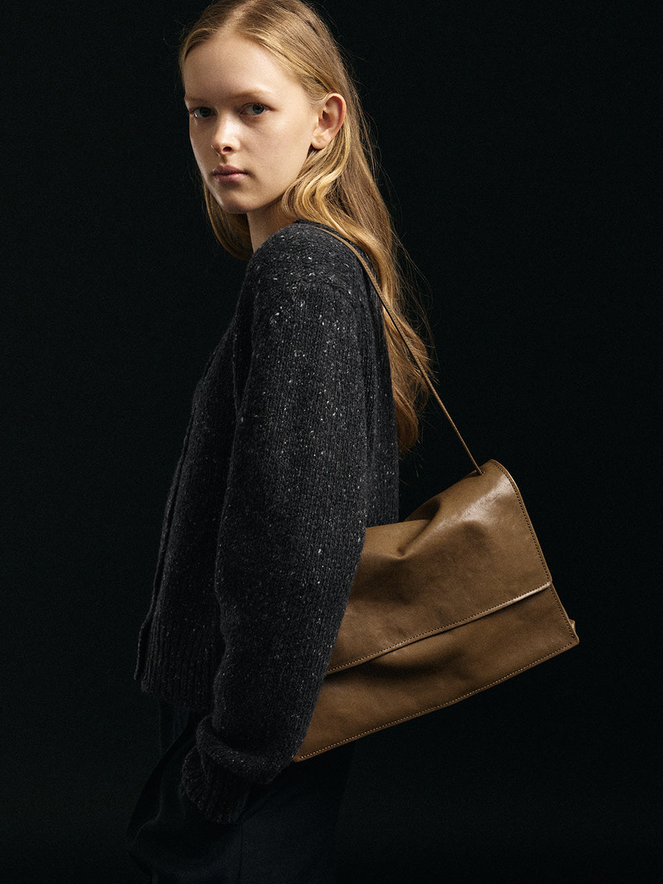 Facade Pattern Willow Flap Bag olive