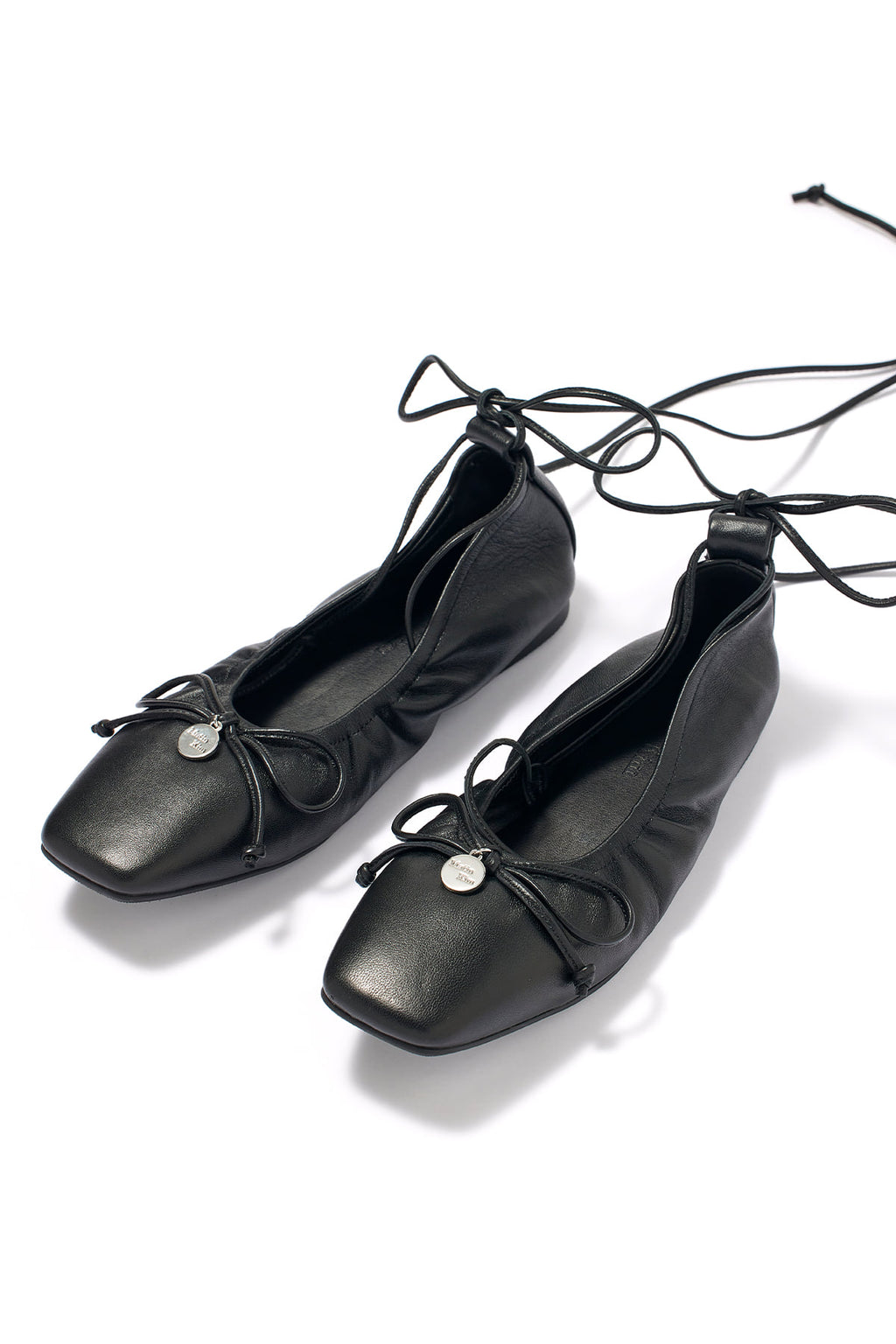 [matinkim] RIBBON BALLET FLAT SHOES IN BLACK