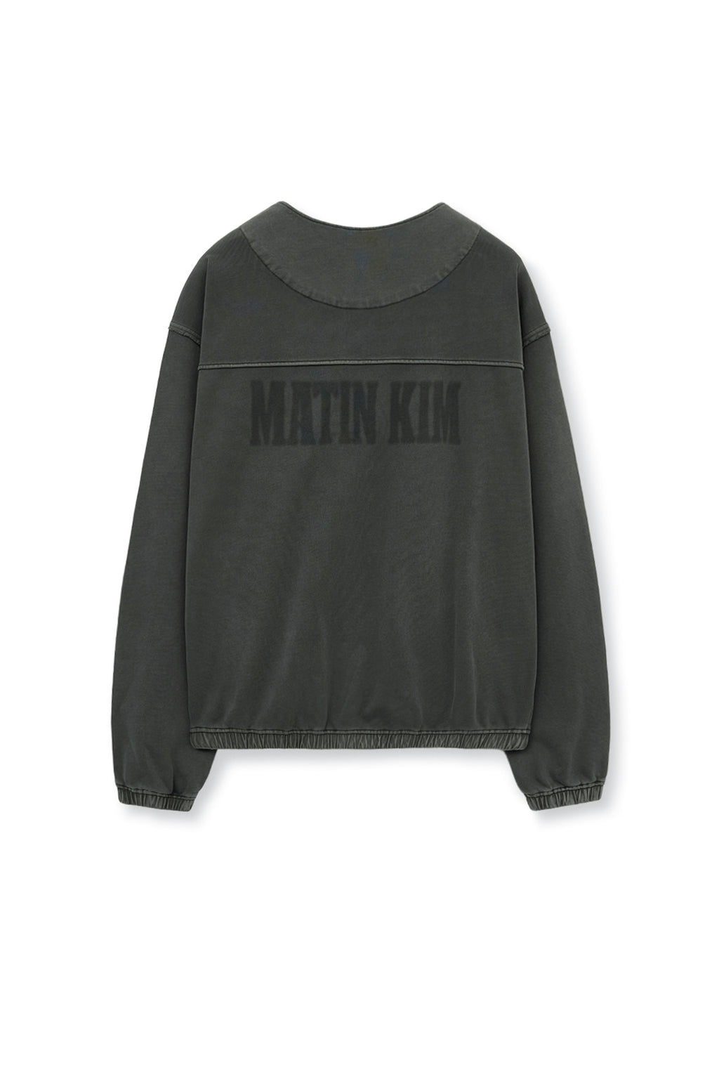 [matinkim] PIGMENT DYED COLLARLESS ZIP UP JUMPER FOR MEN IN CHARCOAL