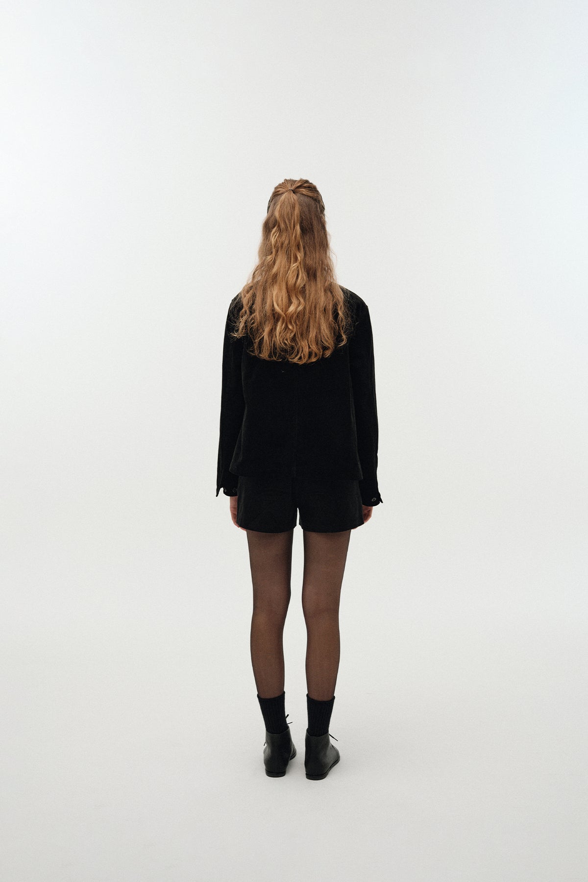 Nothing Written Micro-corduroy shorts (Black)