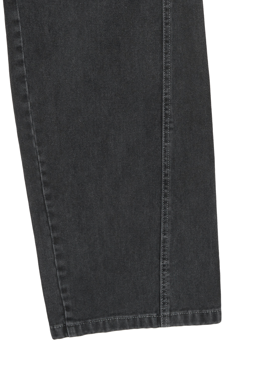 [matinkim] SIDE POINT COLOR DENIM PANTS FOR MEN IN CHARCOAL