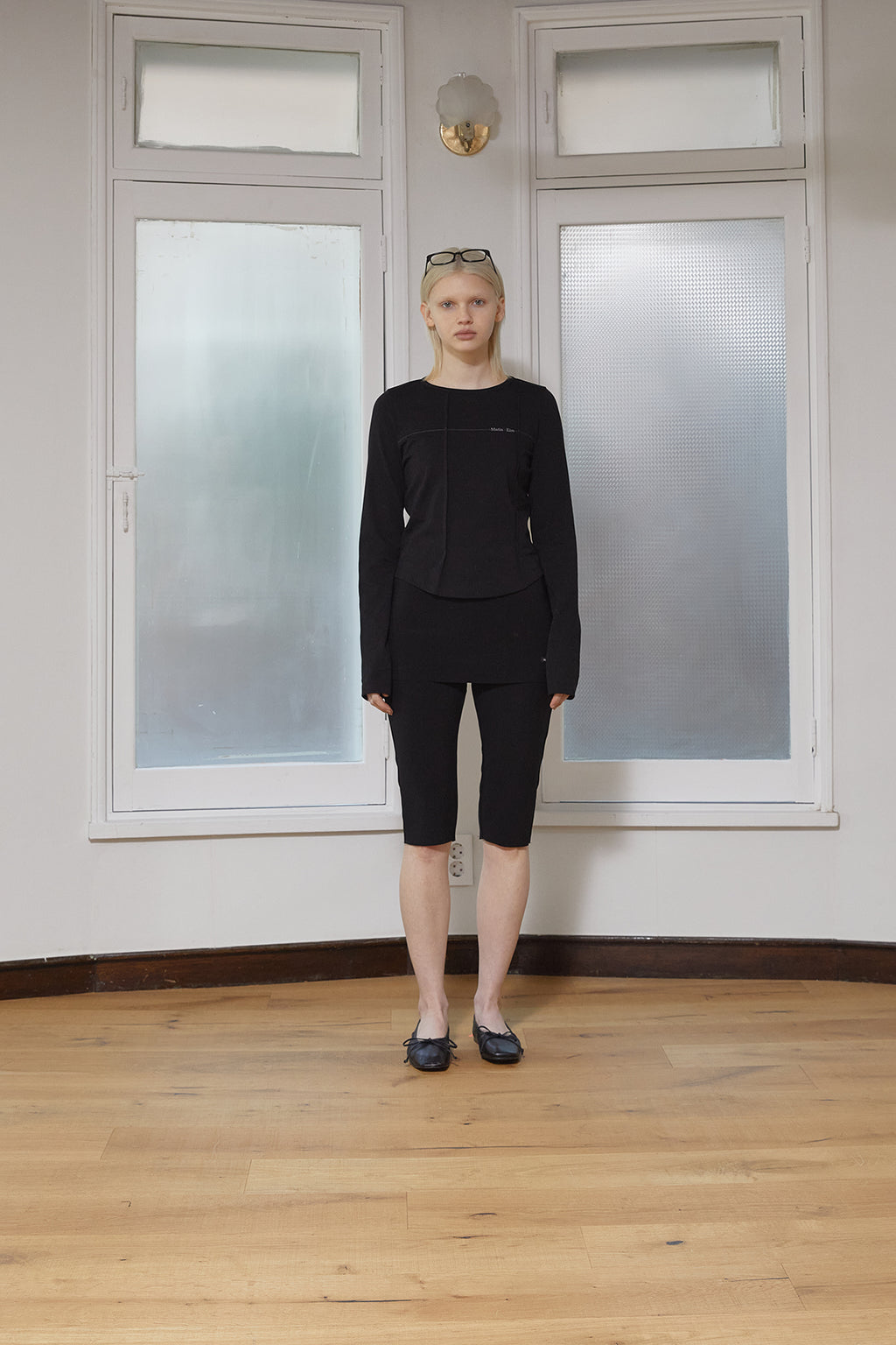 [matinkim] TUCK DETAIL SMALL LOGO TOP IN BLACK