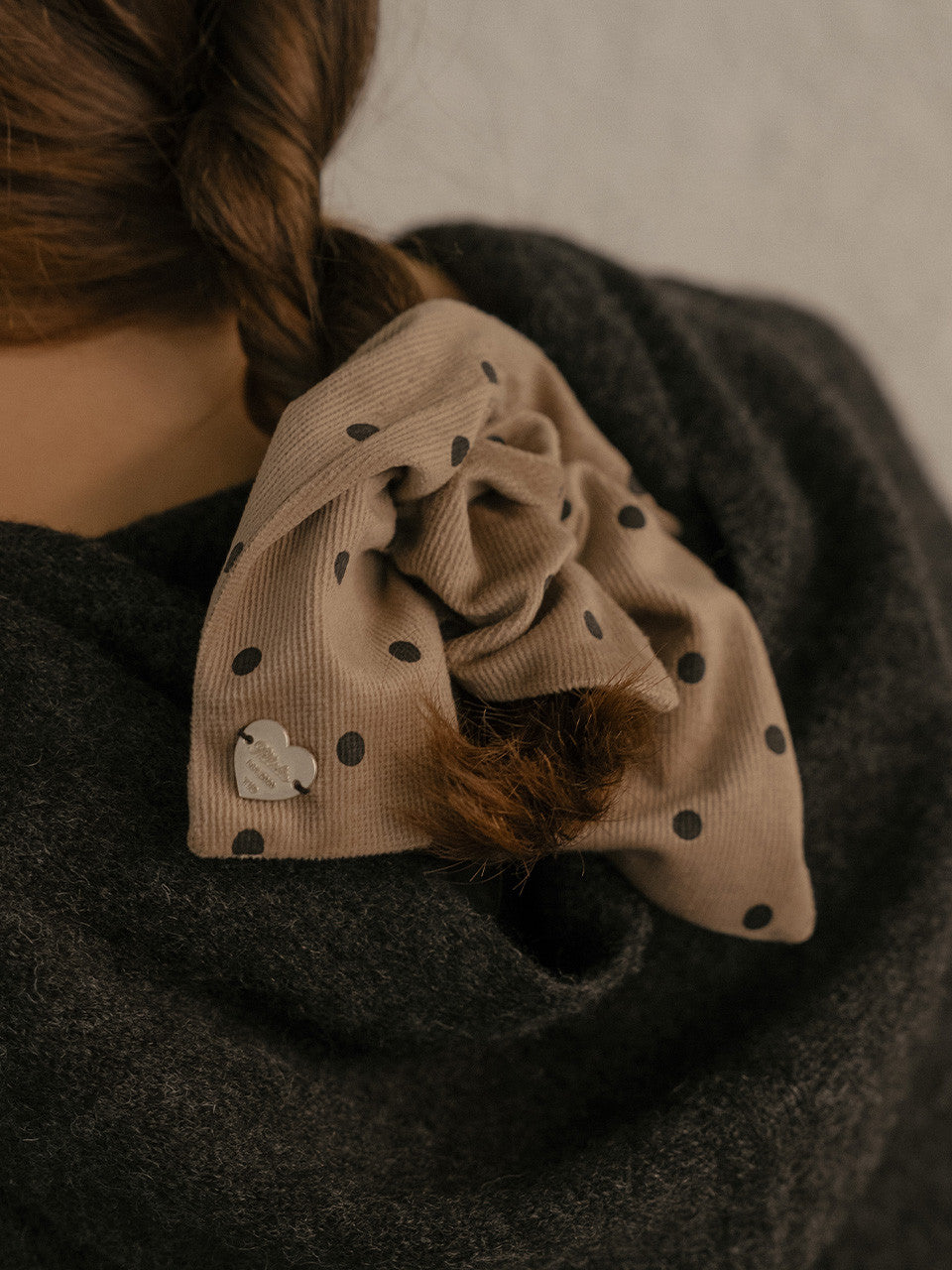Tillidie Dot square scrunchy