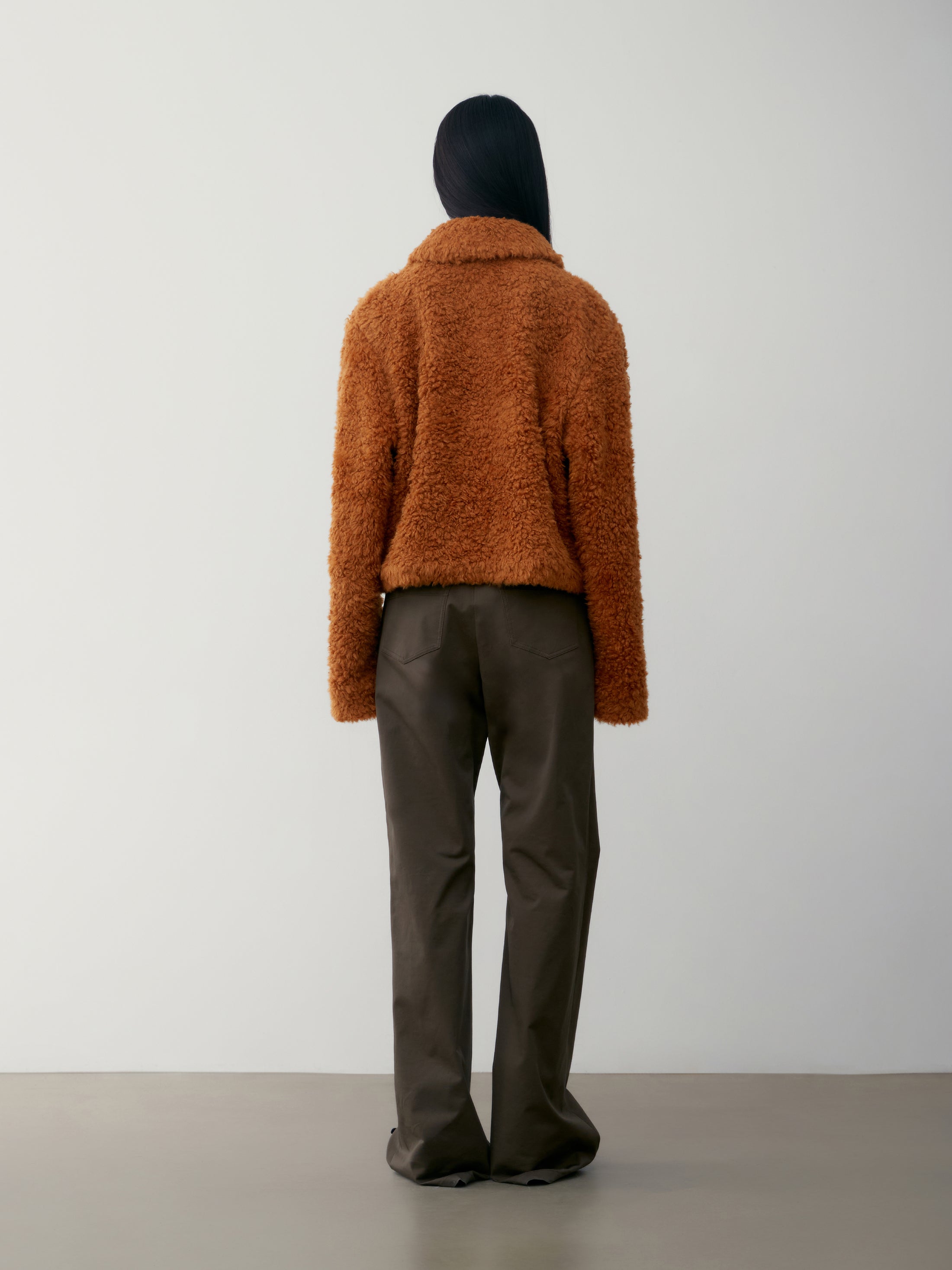 [low_classic] PIN TUCK BOOTCUT PANTS
BROWN