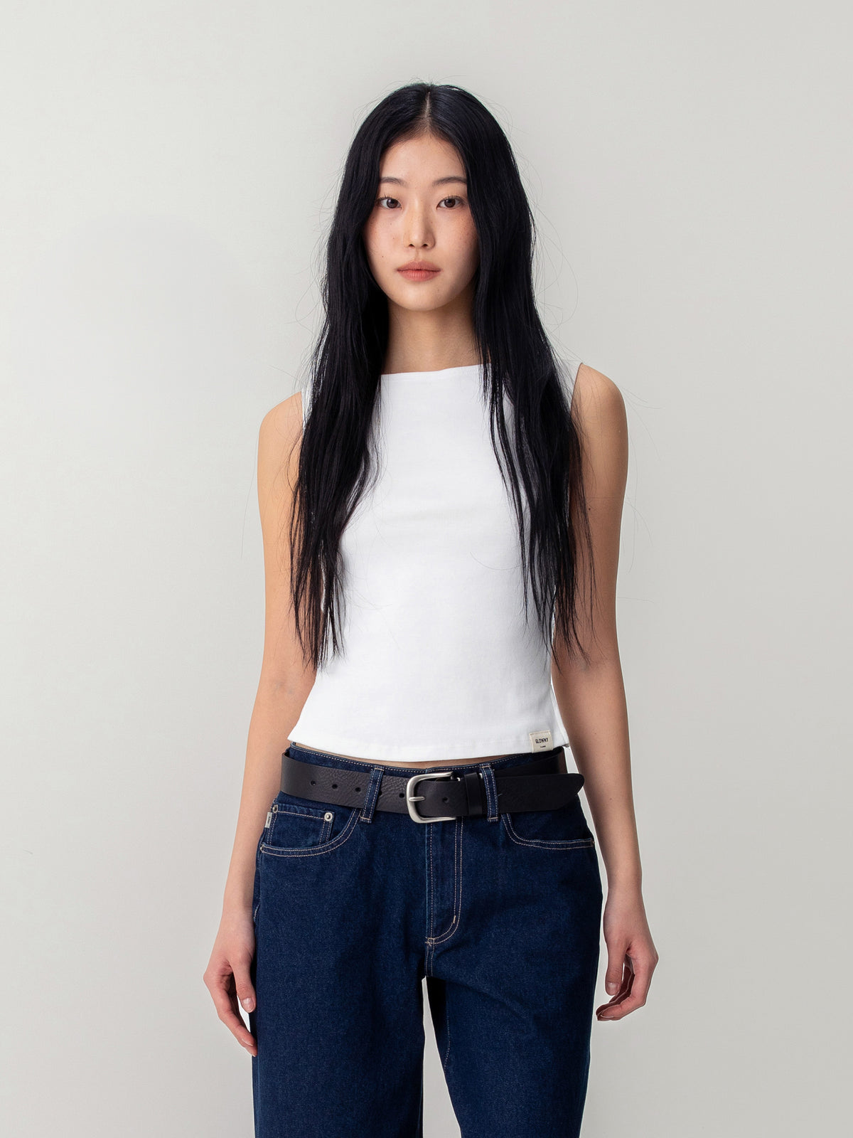 GLOWNY G Slit Sleeveless Top (White)