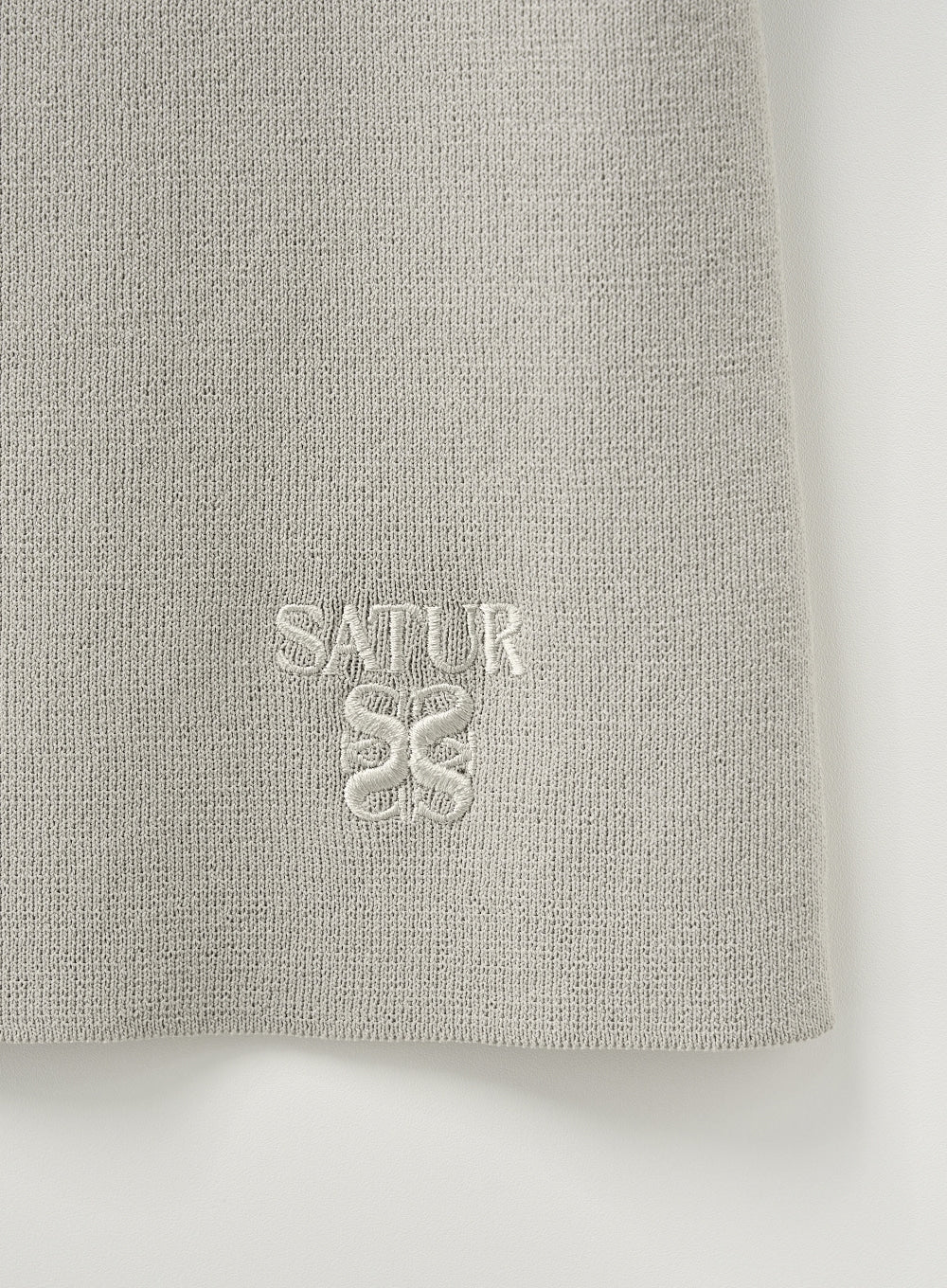 [satur] (W) Square Slim Fit Half Knit - Gray