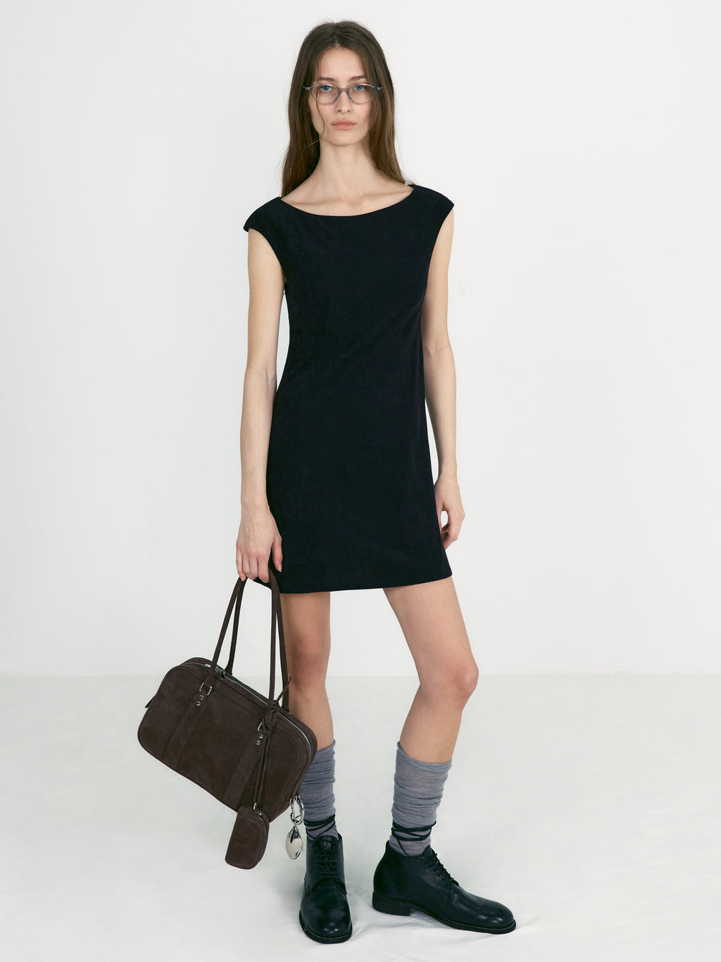 [low_classic] Velvet Tunic Mini Dress
Black