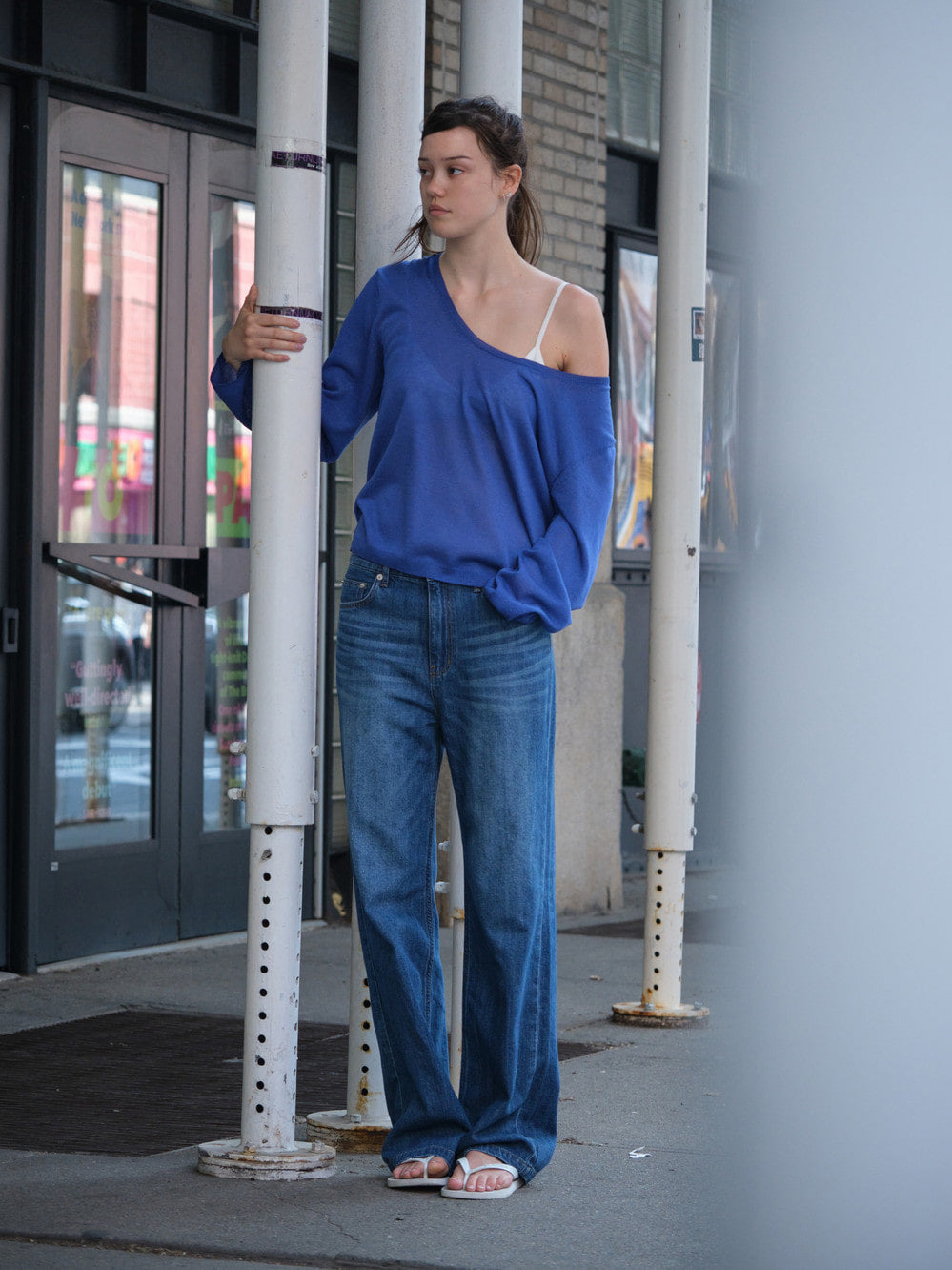 Low Classic Sheer Linen Blended Deep U-Neck Sweater Ocean Blue
