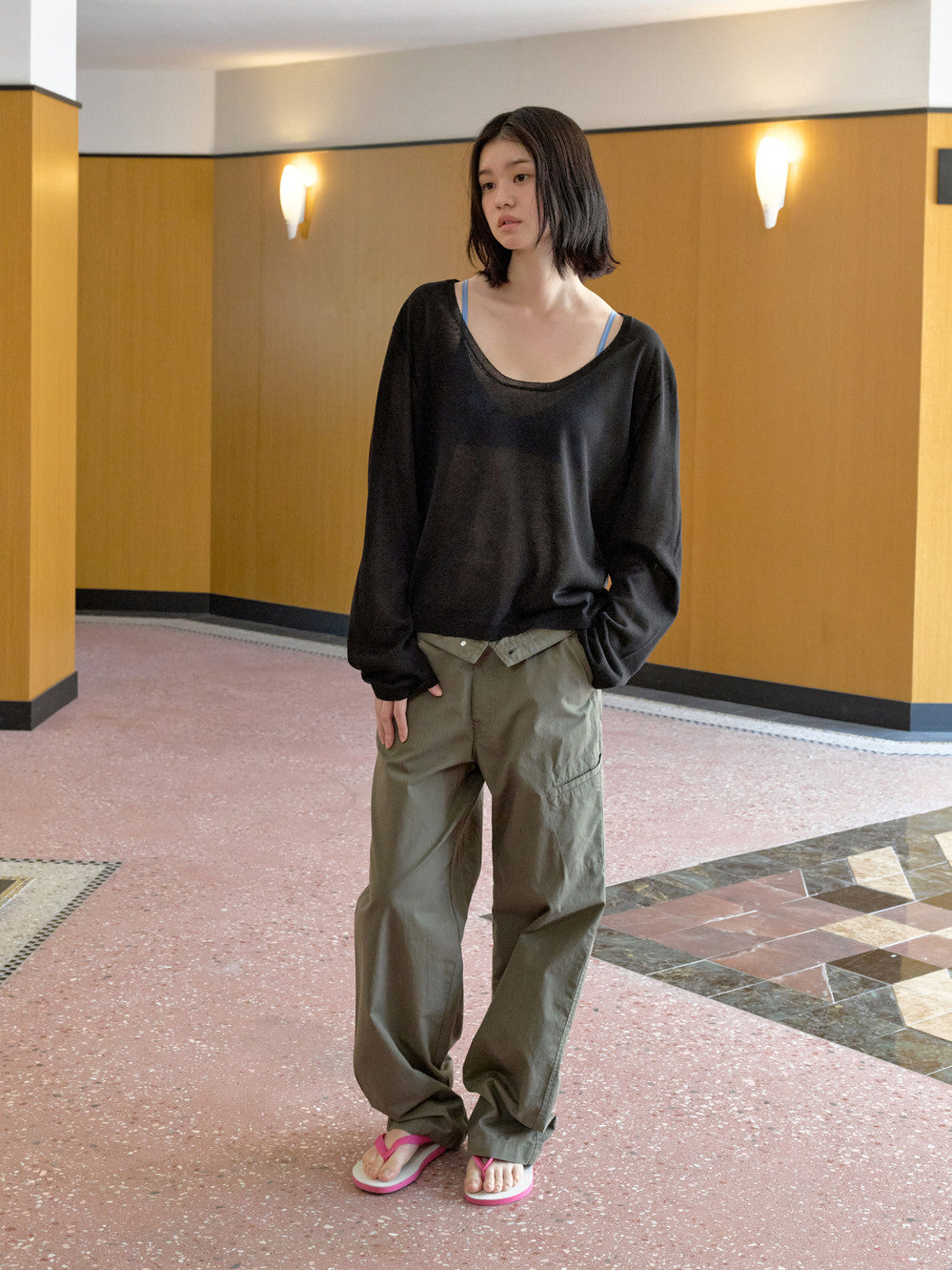 Low Classic Sheer Linen Blended Deep U-Neck Sweater Black