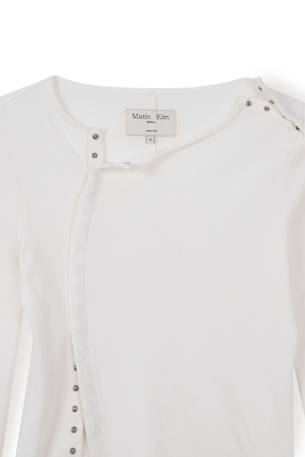 [matinkim] SNAP DETAIL SLIM TOP IN IVORY