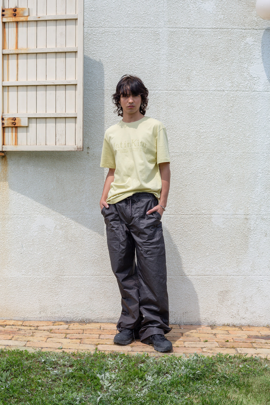 [matinkim] SWEAT PRINTING LOGO TOP FOR MEN IN LIGHT YELLOW