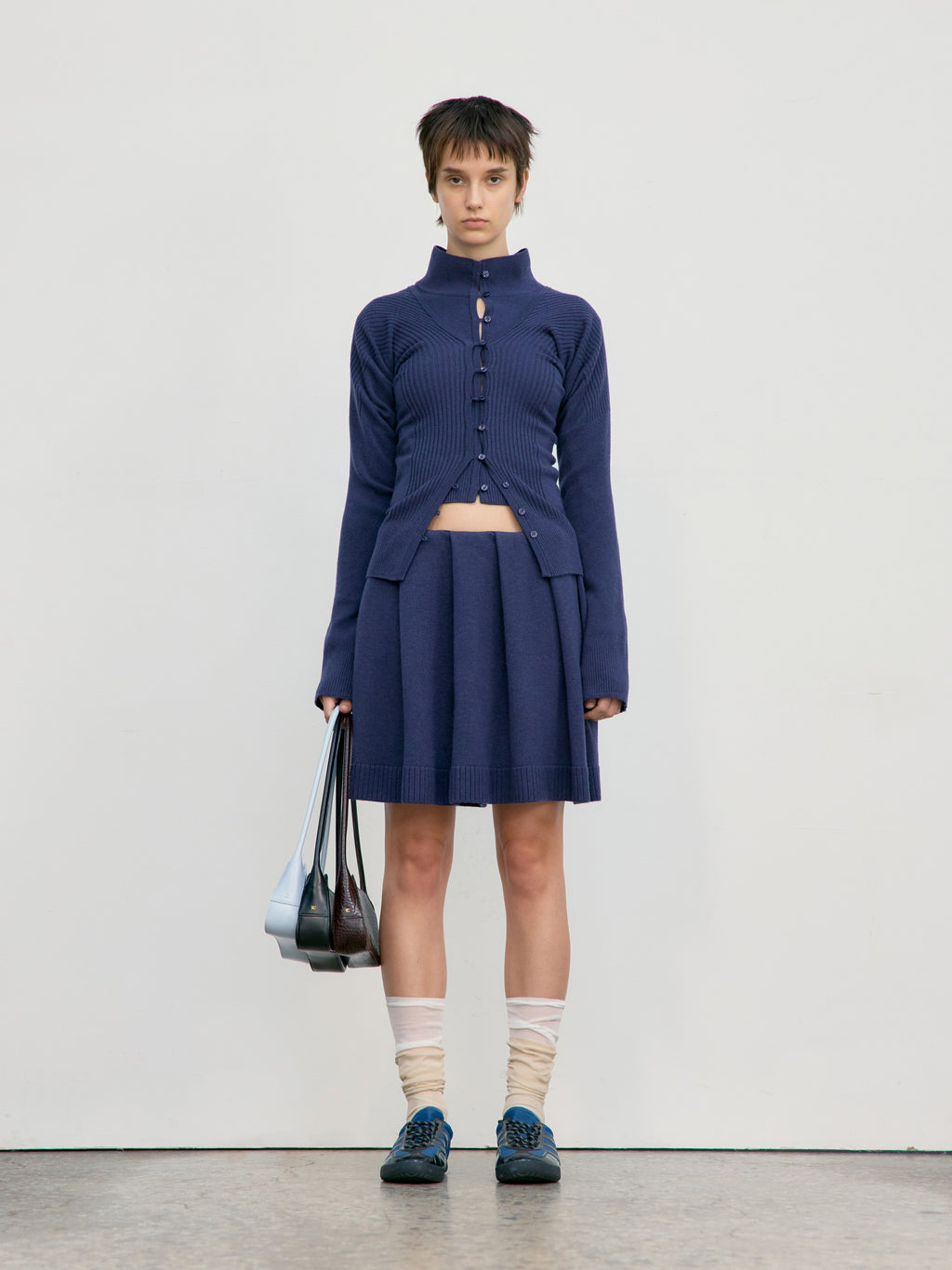 [low_classic] High Neck Knit Cardigan
Navy