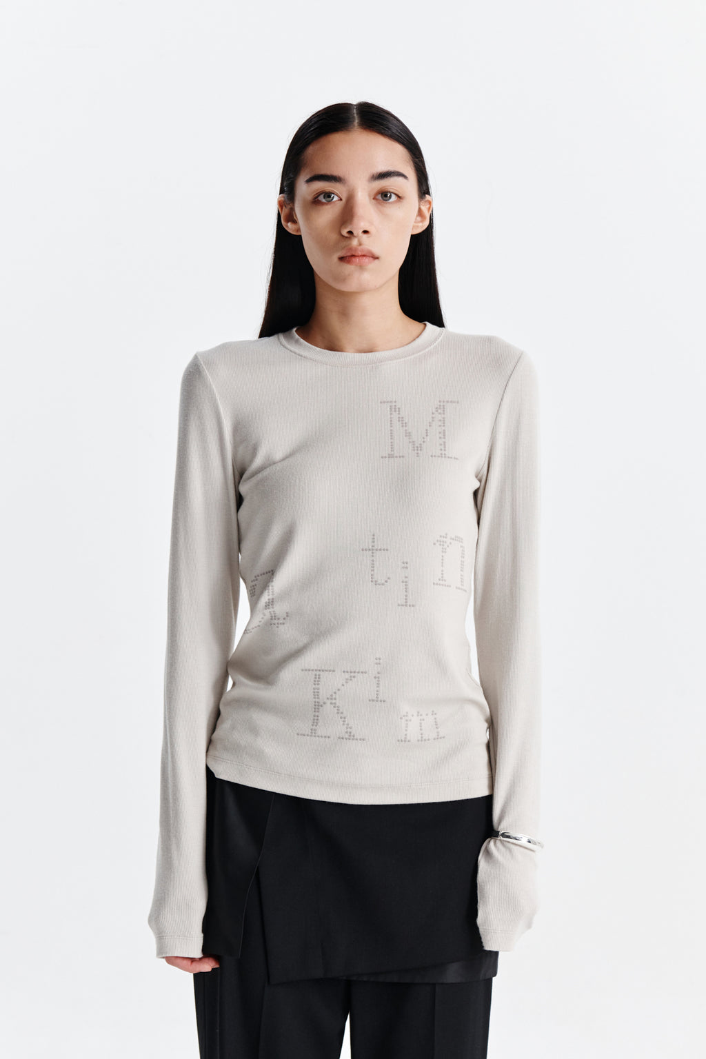 [matinkim] DOT GRAPHIC LOGO LETTERING TOP IN LIGHT BEIGE