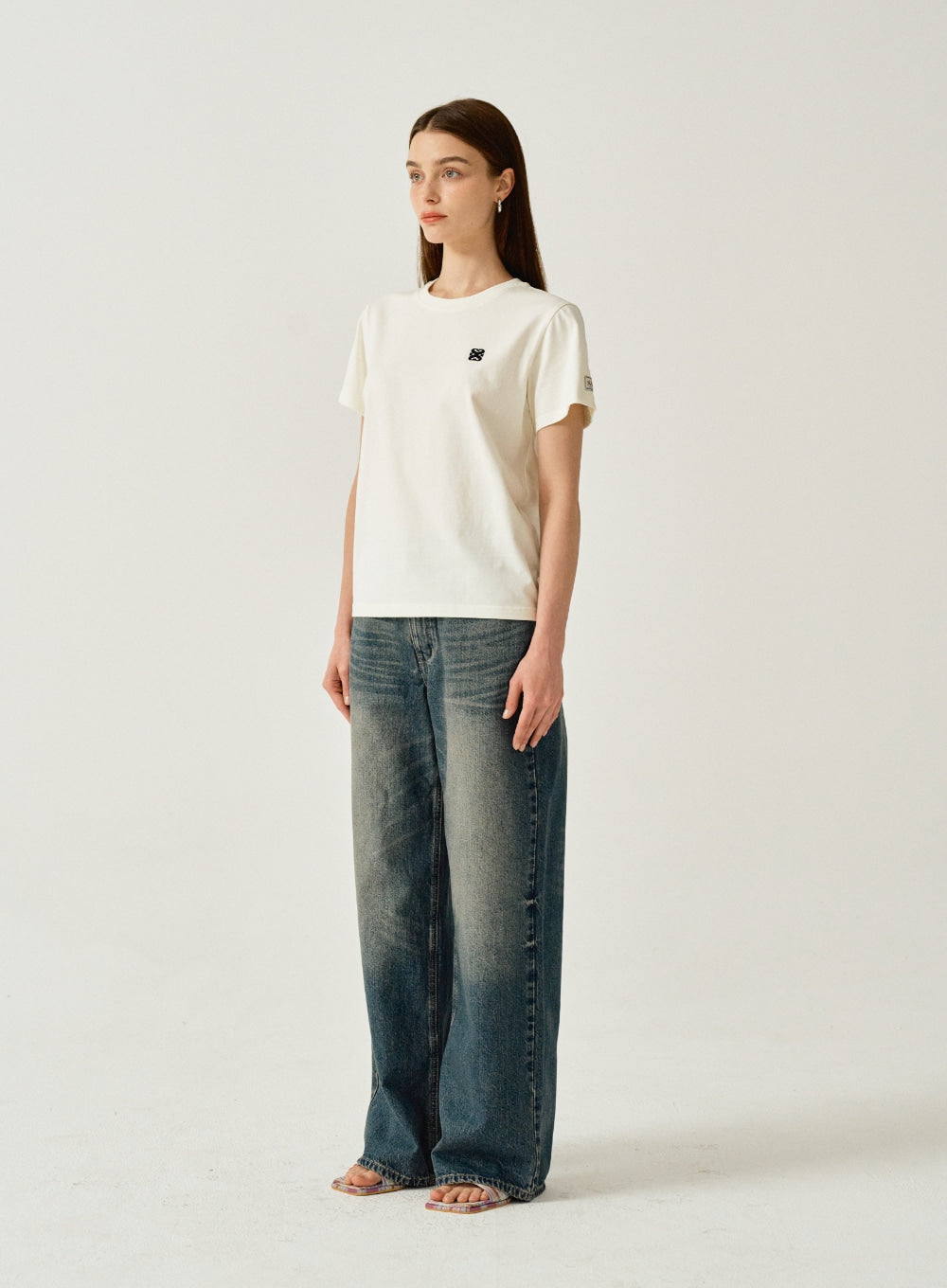 [satur] (W) Classic Small Logo T-Shirt - Resort Ivory