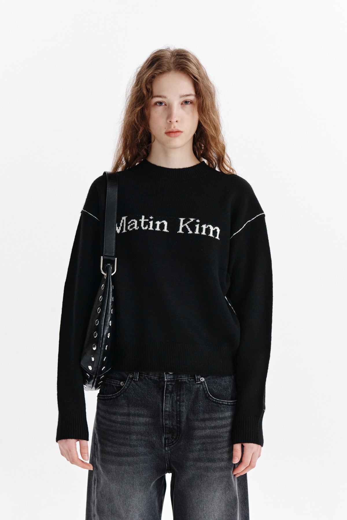 [matinkim] COLOR LINE POINT LOGO KNIT PULLOVER IN BLACK