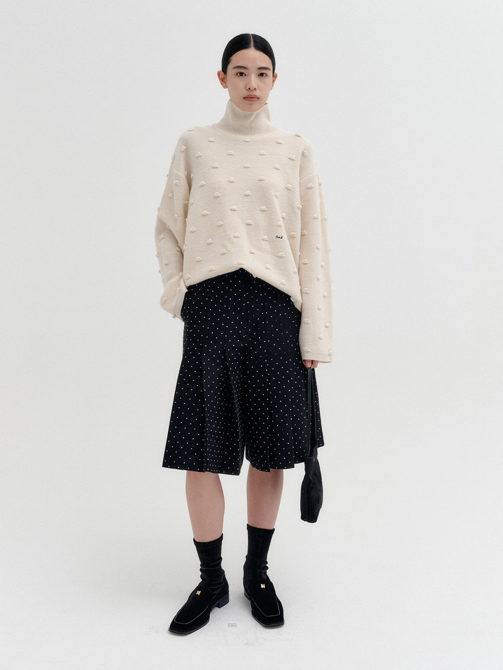 EENK Pleated Bermuda Shorts - Black