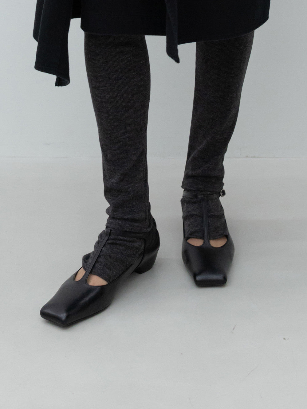 Low Classic Square Toe Stiletto Black