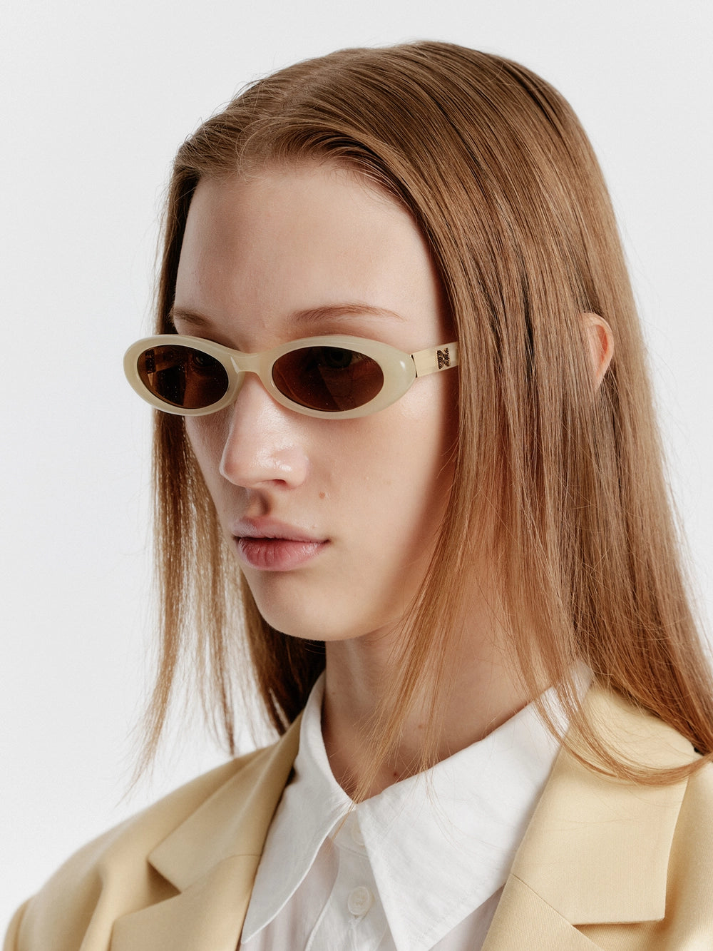 EENK Yvonne Oval Sunglasses - Cream