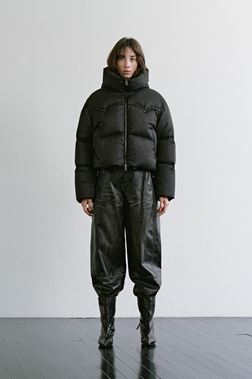 Treemingbird Pleated Stud Short Puffer Black