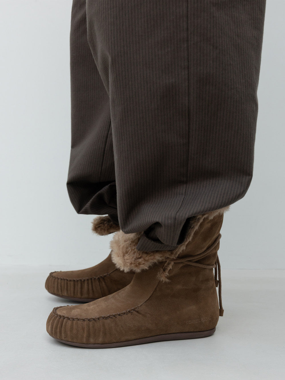 Low Classic Shearling Ankle Boots Brown