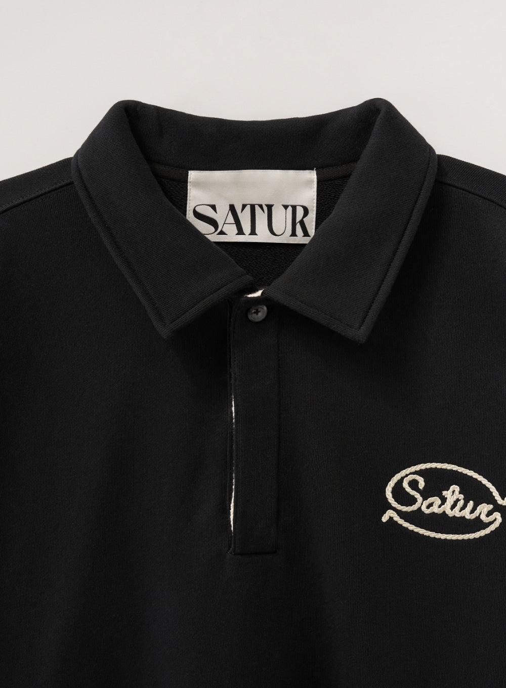 [satur] Rope Logo Loose Fit Collar Sweatshirt - Black
