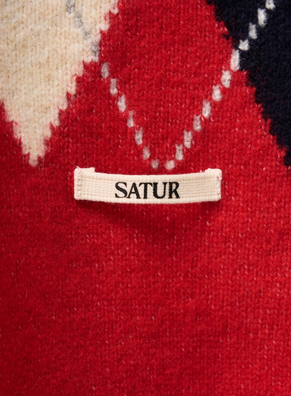 [satur] (W) Argyle V-Neck Pullover Knit - Red